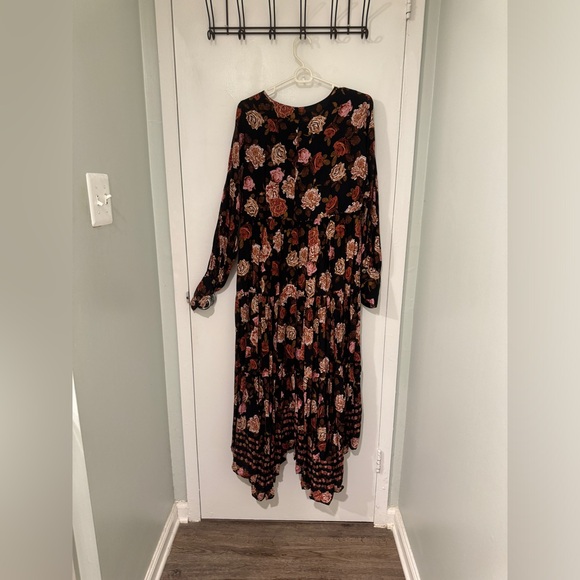 Free People EUC, rose print maxi dress, size large - Picture 8 of 8